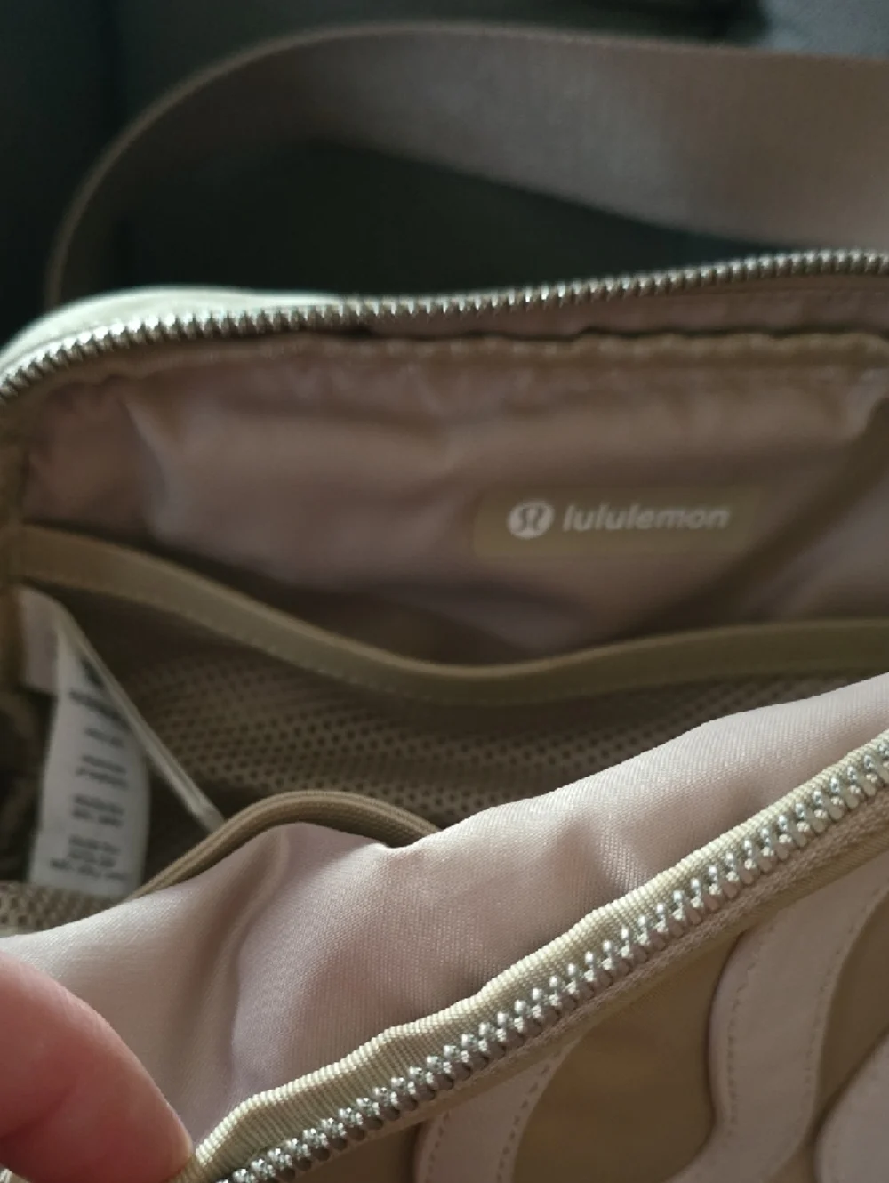 lululemon athletica Beige Belt Bag with White Logo Accent - Picture 2 of 7